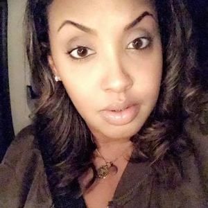 Meet your Posher, Yasmine